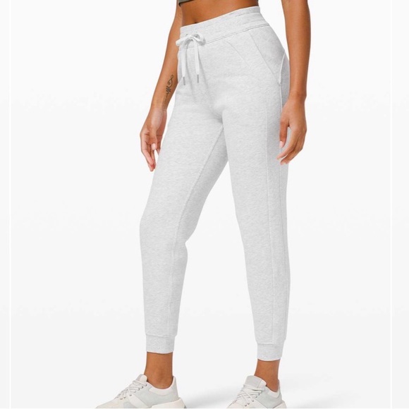 lululemon athletica Pants - Lululemon Scuba High-Rise Jogger *Fleece 28" Heathered Core Ultra Light Grey